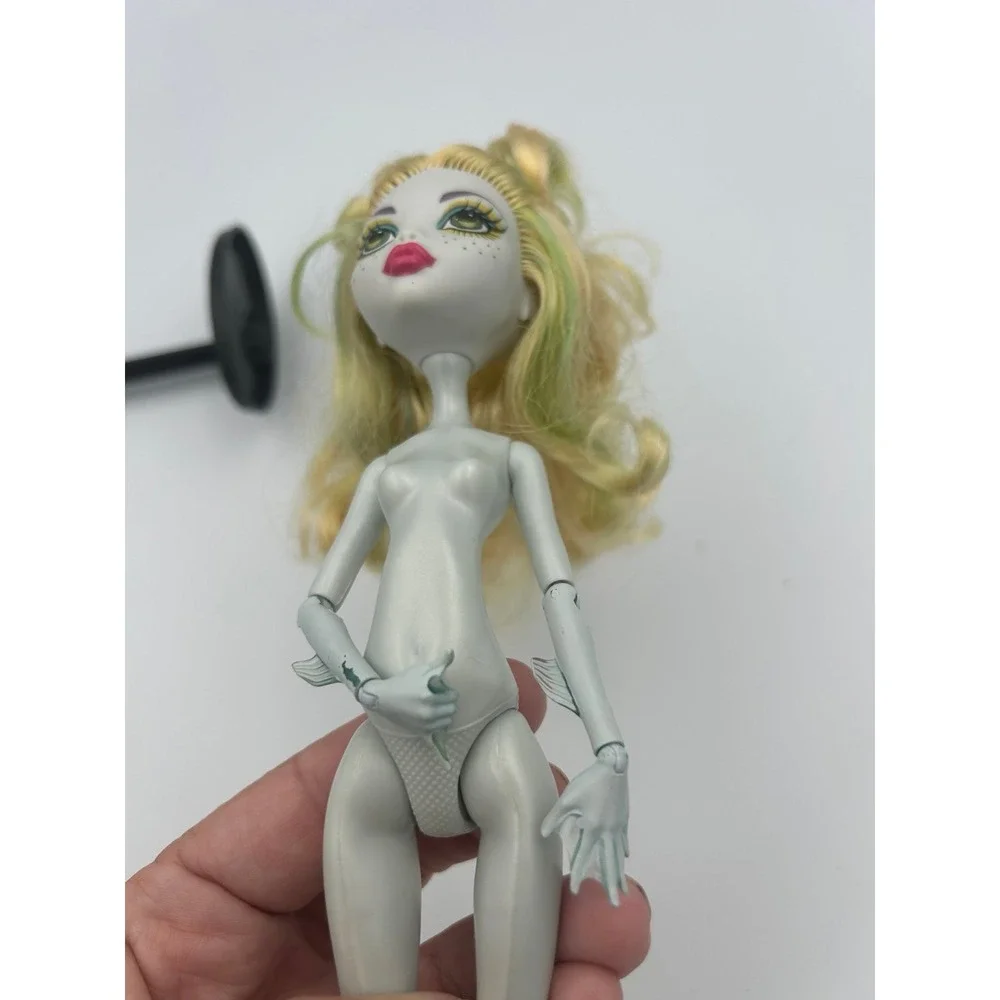 Monster High Doll Skultimate Roller Maze Lagoona Blue